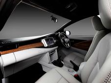 ప్రముఖ డిజైనర్ దిలీప్ ఛాబ్రియా ఇన్నోవా క్రిస్టాను ఏం చేశాడో చూడండి