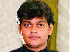 మోసపూరిత కేసులో ఈడర్ మోటార్స్ ఛైర్మెన్ అరెస్టు