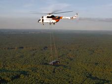 జేమ్స్‌బాండ్ మూవీ షూట్ కాదండోయ్... పోర్షే ప్యానమెరా ప్రదర్శన !!