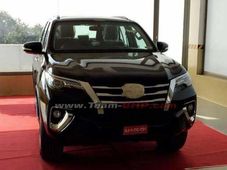 డీలర్ల వద్దకు చేరిన 2016 టయోటా ఫార్చ్యూనర్