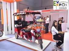 పర్యావరణహిత ఎలక్ట్రిక్ వాహన ప్రదర్శన వేదిక