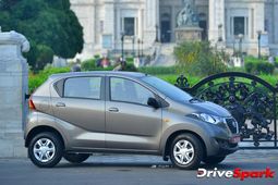 క్విడ్‌ను అనుసరిస్తున్న రెడి గో