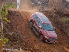 ఫోర్డ్ ఎండీవర్ ఆఫ్ రోడింగ్ సామర్థ్యాలను పరీక్షించిన డ్రైవ్‌స్పార్క్