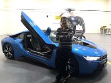 ఖరీదైన హెలికాఫ్టర్, 120 లగ్జరీ కార్లను కలిగిన గుట్కా, పాన్ మసాలా బిజినెస్‌మేన్