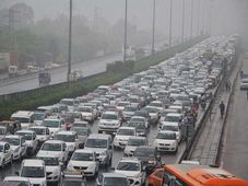 నో పొల్యూషన్ సర్టిఫికేట్ ఉంటేనే వెహికల్ ఇన్సూరెన్స్ రెన్యువల్: సుప్రీం కోర్టు