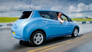 రివర్స్ గేర్ ఎక్కువగా వాడితే ఇంజన్ మీద ఎలాంటి ప్రభావం పడుతుందా..?