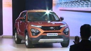 విడుదలైన కొత్త టాటా హ్యారియర్ ఎస్‌యూవీ కారు. ధర ఎంతొ తెలుసా.?
