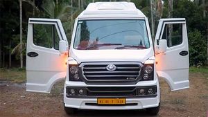 ఇంతటి విలాసవంతమైన టెంపో ట్రావెలర్ ఎప్పుడూ చూసిఉండరు ! [వీడియో]