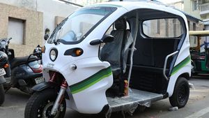 షేర్డ్ ఎలక్ట్రిక్ మొబిలిటీ కోసం జూమ్‌కార్-ఈటిఓ మోటార్స్ ఒప్పందం