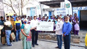 చిల్డ్రన్స్ డెవలప్మెంట్ కోసం హైదరాబాద్ ఎంజి సెంటర్ సభ్యులు చేయూత