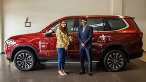 ఎంజీ గ్లోస్టర్ కొనుగోలుచేసిన హాకీ లెజండ్ ధన్‌రాజ్ పిళ్లై; వివరాలు