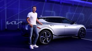రాఫెల్ నాదల్ గ్యారాజ్‌లో కొత్తగా వచ్చి చేరిన Kia EV6 GT ఎలక్ట్రిక్ కార్..