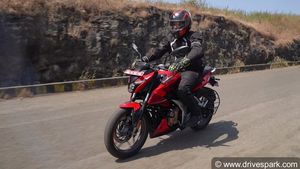 సరికొత్త Bajaj Pulsar N250 రివ్యూ.. ఫీచర్స్, పర్ఫామెన్స్ & పూర్తి వివరాలు