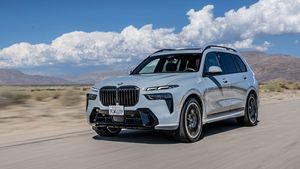 మరో లగ్జరీ కార్ విడుదల చేసిన BMW.. ధర రూ. 1.22 కోట్లు