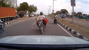 Accident రాంగ్ రూట్ లో వచ్చారు.. బొక్క బోర్లా పడ్డారు.. కెమెరాలో రికార్డైన విజువల్స్