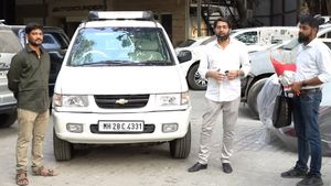 తండ్రి ఆఖరి కోరిక తీర్చిన కొడుకు.. ఆ కారు రీమోడలింగ్‌..!