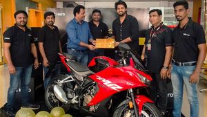 హీరో కరిజ్మా XMR బైక్ డెలివరీలు ప్రారంభం.. ఏంటీ బైక్‌ ప్రత్యేకత?