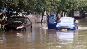 Car Insurance మీ కారు వరదల్లో మునిగిపోతే వెంటనే ఇలా ఇన్సూరెన్స్‌ క్లెయిమ్ చేసుకోండి..