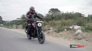 Triumph Speed T4 Full Review తక్కువ బడ్జెట్‌లో రెట్రో లుక్‌తో వచ్చే ఈ బైక్‌ని కొనవచ్చా, లేదా?