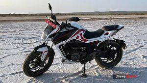 పల్సర్ లుక్.. హోండా మైలేజ్.. టూ వీలర్ మార్కెట్లో సంచలనాలు సృష్టించేందుకు రాబోతున్న ఎలక్ట్రిక్ బైక్