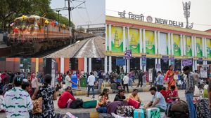 ఏళ్ల తరువాత రైల్వే టికెట్ ధరల పెంపు! కొంతమందికి ఊరట, మిగతావారి జేబులకు చిల్లు తప్పదు!