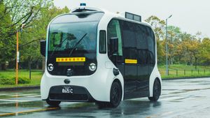 రోజంతా 17మంది తిరిగే బస్సు.. సాయంత్రం అయితే థియేటర్.. రాత్రికి రెస్టారెంట్.. టయోటా ఇ-పాలెట్ అదుర్స్!