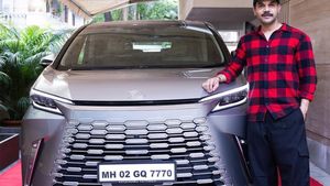 ఈ హీరో కారు ధరతో ఊర్లో 5 ఎకరాల పొలం కొనచ్చు! ఖరీదైన కారు కొన్న హీరో.. రోడ్డుపై నడిచే ఇంధ్రభవనం