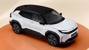 కారు కొనేవారు కాస్త ఆగండి.. 550Km రేంజ్ టయోటా కొత్త కారు వచ్చేస్తుంది.. ఊహించిన దానికంటే తక్కువ ధర!