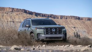 ఒక్కసారి చూస్తేనే ఫార్చ్యూనర్ కూడా టెన్షన్‌లో పడే డిజైన్.. రోడ్డుమీద రాజు వచ్చేస్తున్నాడు