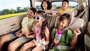 ఈ కారు ఉంటే బస్సులు, రైళ్లు అవసరం లేదు.. రెండు కుటుంబాలకు సరిపోద్ది.. 26 కి.మీ మైలేజ్