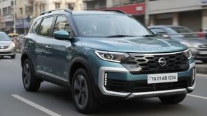 పేద కుటుంబాలకు నిస్సాన్ ప్రసాదించిన వరం ఈ కారు..రూ.6 లక్షలకే 7 సీట్ల కారు..ఫిబ్రవరి 17న లాంచ్