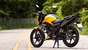 70 కిలోమీటర్ల మైలేజీ, అదిరిపోయే లుక్..ప్రతి రోజూ ఆఫీసుకు వెళ్లే వాళ్లకు పర్ఫెక్ట్ బైక్