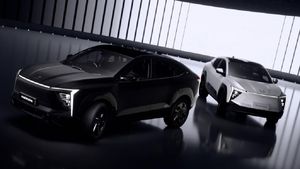 ఇది కారు కాదు థియేటర్..బటన్ నొక్కితే 8సెకన్లలోపే 100కి.మీ స్పీడ్..డీలర్‌షిప్‌లకు చేరుతున్న లేటెస్ట్ సెన్సేషన్