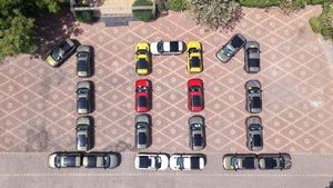 Tata Sierra : లేటయినా లేటెస్ట్ గా వచ్చేసింది.. ఒక్క రోజు 101 కార్లు డెలివరీ చేసి టాటా డీలర్ రికార్డ్