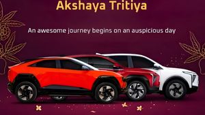 బంగారంతో పాటు కార్ల కోసం పోటీ పడ్డారు.. అక్షయ తృతీయ నాడు కస్టమర్లతో నిండిపోయిన మహీంద్రా షోరూమ్‌లు