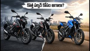 కొత్త పల్సర్ N250 కోసం ఆగాలా? లేక అపాచీ, జిక్సర్ కొనేయాలా? ఆగస్టు 15 ఆఫర్లు మిస్ అవ్వకండి!
