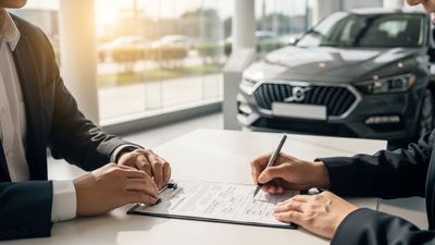 खरीदने जा रहे हैं नई कार? पहले जान लें किन-किन तरीकों से कर सकते हैं पेमेंट?