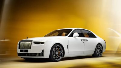 Rolls-Royce Rethinks 2030 EV Plan – V12 Engines Not Going Away Yet?