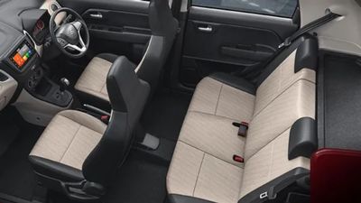 ಬಡವರ ಪಾಲಿನ ಅಂಬಾರಿ.. ಬರೀ 4.99 ಲಕ್ಷ ರೂಪಾಯಿಗೆ ಸಿಗುತ್ತೆ, 34 Km ಮೈಲೇಜ್.. 5-ಸೀಟರ್!