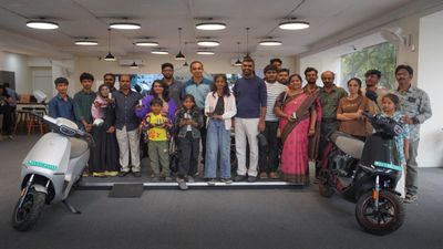 Ola: ಮೊದಲೇ ಕಮ್ಮಿ ಬೆಲೆ... ಈಗ ಮತ್ತೆ 30,000 ವರೆಗೆ ಆಫರ್: ಖರೀದಿಗೆ ಕ್ಯೂ ನಿಂತ ಜನ! 