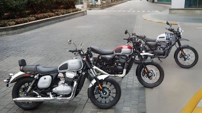 ജാവ-യെസ്ഡിക്ക് മുന്നില് ഇനി എന്ഫീല്ഡ് വിയര്ക്കും! 24 പുതിയ ഡീലർഷിപ്പുമായി കേരളം പിടിക്കാൻ Classic Legends