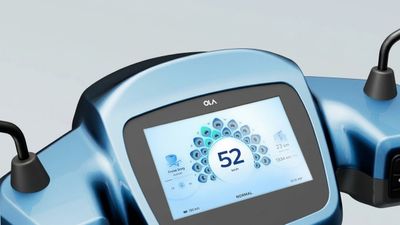 സ്മാർട്ട്‌ഫോൺ വേണ്ട, സ്കൂട്ടർ ഉണ്ടല്ലോ! ഇന്ത്യയിൽ ടച്ച്‌സ്‌ക്രീൻ ഡിസ്‌പ്ലേയുമായെത്തുന്ന ടോപ് 5 ഇ-സ്‌കൂട്ടറുകൾ