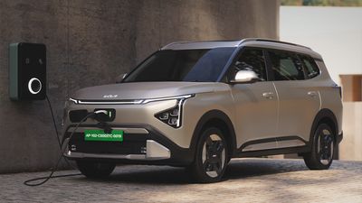 ഇന്നോവയേക്കാൾ ₹7 ലക്ഷം കുറവ്, കിലോമീറ്ററിന് ചെലവ് 1 രൂപ മാത്രം! 7-സീറ്റർ MPV വിൽപ്പനയിലും അത്ഭുതപ്പെടുത്തുന്നു