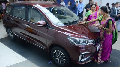 മാരുതി ബുക്ക് ചെയ്തവരുടെ ക്ഷമ സമ്മതിക്കണം! കൊടുത്തുതീര്ക്കാനുള്ളത് 2 ലക്ഷം കാറുകള്, പരിഹാരം കണ്ടിട്ടുണ്ട്