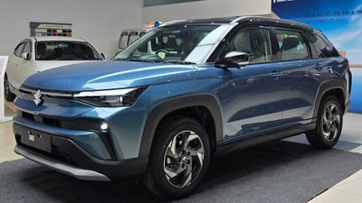 ദിവസവും വാങ്ങുന്നത് 450+ ഇന്ത്യക്കാര്! 28 KM മൈലേജുള്ള വലിയ SUV വിലകുറച്ച് വിറ്റ് പണം വാരി മാരുതി