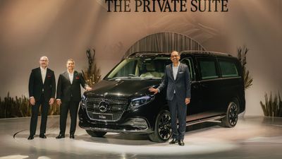 ഇന്ത്യയിലെ ഏറ്റവും നീളമേറിയ ലക്ഷ്വറി കാർ! വിമാന സമാനമായ യാത്രാസുഖം നൽകുന്ന മെര്സിഡീസ് V-ക്ലാസ് എത്തി