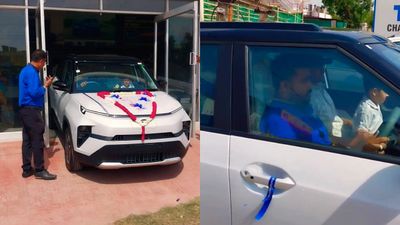 രാജ്യം കാത്തിരുന്ന നിമിഷം, 6.49 ലക്ഷത്തിൻ്റെ ഇലക്‌ട്രിക് എസ്‌യുവിയുടെ ഡെലിവറി ആരംഭിച്ച് ടാറ്റ