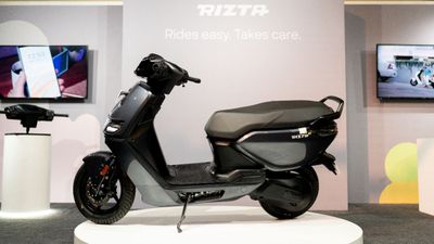 റിസ്ത ഫാമിലി സ്‌കൂട്ടർ ഇനി പോക്കറ്റിലൊതുങ്ങും! 23,500 രൂപ വരെ ലാഭിക്കാൻ സുവർണ്ണാവസരം; ഓഫറുകൾ ഇങ്ങനെ