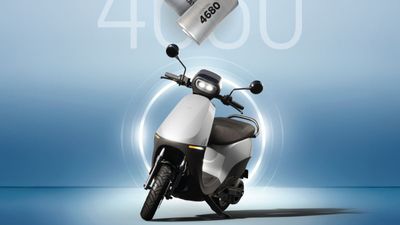 320KM റേഞ്ചുള്ള ഇവി വെറും 1,29,999 രൂപക്ക്! സാധാരണക്കാര്ക്ക് ഓലയുടെ വിഷു ബമ്പര്