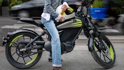 രാജ്യം കാത്തിരിക്കുന്ന 'ഇലക്ട്രിക് ബുള്ളറ്റ്' പുറത്തിറങ്ങാന് മണിക്കൂറുകള് മാത്രം; റേഞ്ച് വിവരങ്ങള് പുറത്ത്